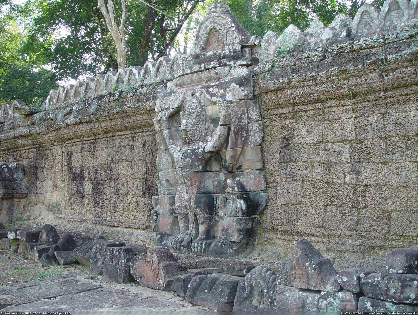 #Man #Giant #Wall #Garuda #Preah #Vishnu #Bird #Khan #Steed 12 A giant Garuda (a bird man which is a steed of Vishnu) seen on a wall of Preah Khan Pic. (Изображение из альбом bhakta his choice))