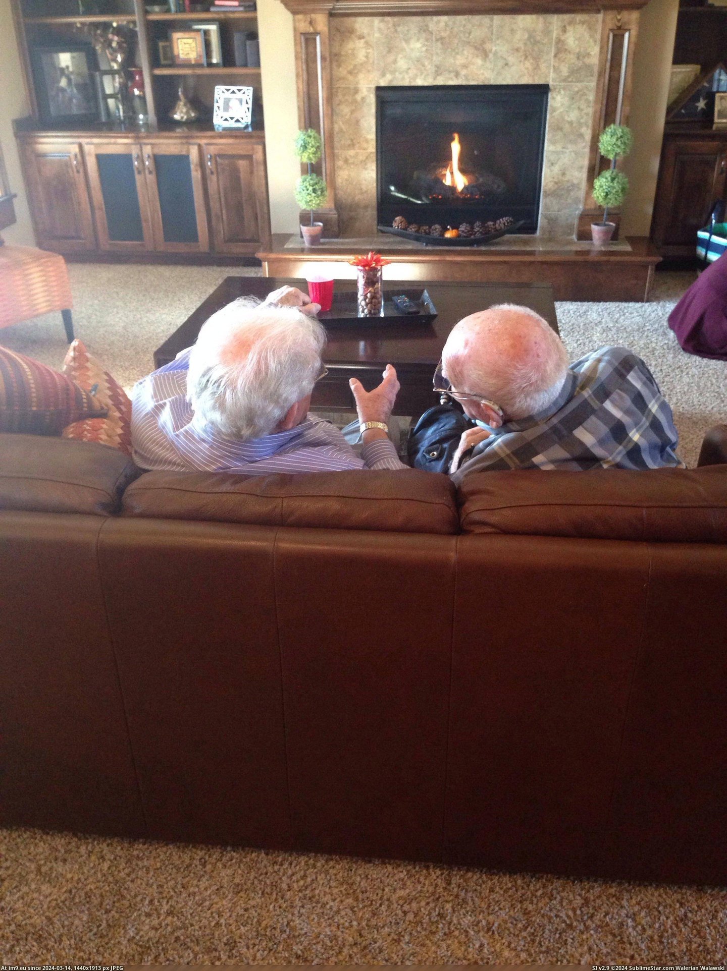 #Year #Old #Thanksgiving #Reminiscing #Brother #Grandpa [Aww] My 87 year old Grandpa and his 92 year old brother reminiscing on Thanksgiving. Pic. (Bild von album My r/AWW favs))