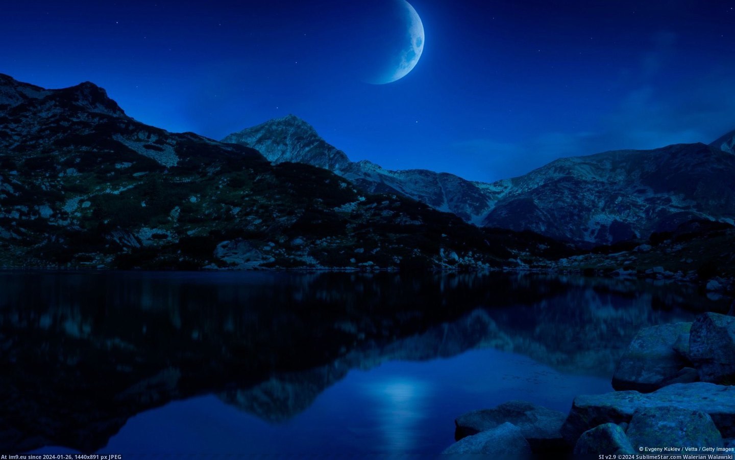 Crescent Moon (in 1920x1200 wallpapers HD)