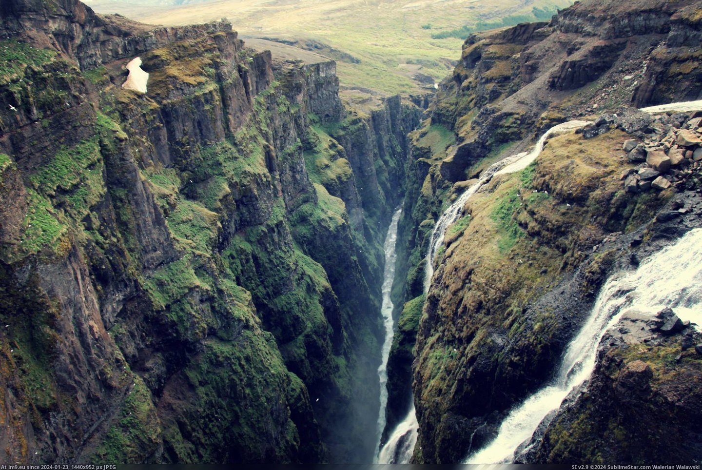 #Shot #Ago #Hiked #Iceland #Waterfall [Earthporn] A while ago I hiked up a waterfall in Iceland and got this shot[2048 × 1366] Pic. (Obraz z album My r/EARTHPORN favs))
