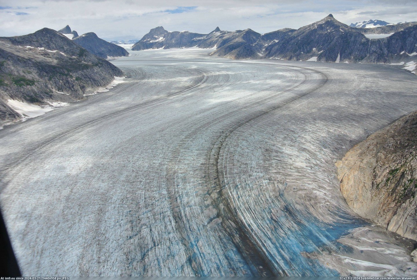 #Glacier #Helicopter #Alaskan #Tour [Earthporn] Alaskan Helicopter Glacier Tour [OC] [2,904×1,944] Pic. (Obraz z album My r/EARTHPORN favs))