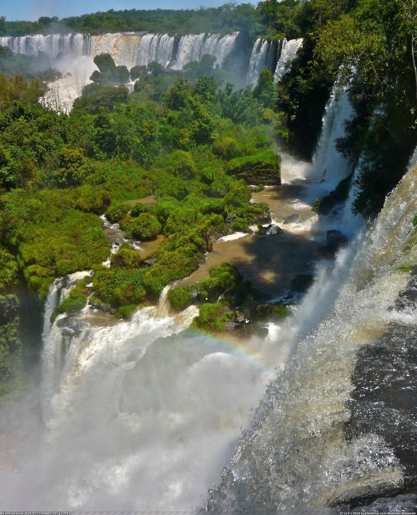 #Wall #Argentina #Iguazu #Waterfall [Earthporn] And after all, it's a waterfall wall (Iguazu, Argentina) [OC] [2668 × 3291] Pic. (Bild von album My r/EARTHPORN favs))