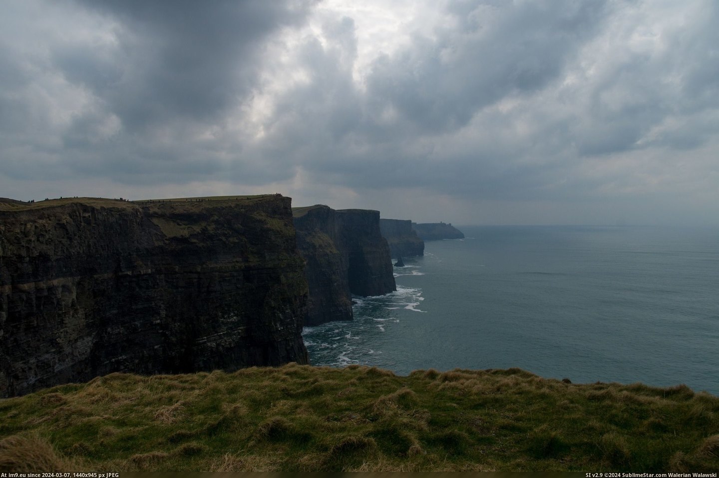 #Ireland #Moher #Cliffs [Earthporn] Cliffs of Moher, Ireland [2048x1356] Pic. (Obraz z album My r/EARTHPORN favs))