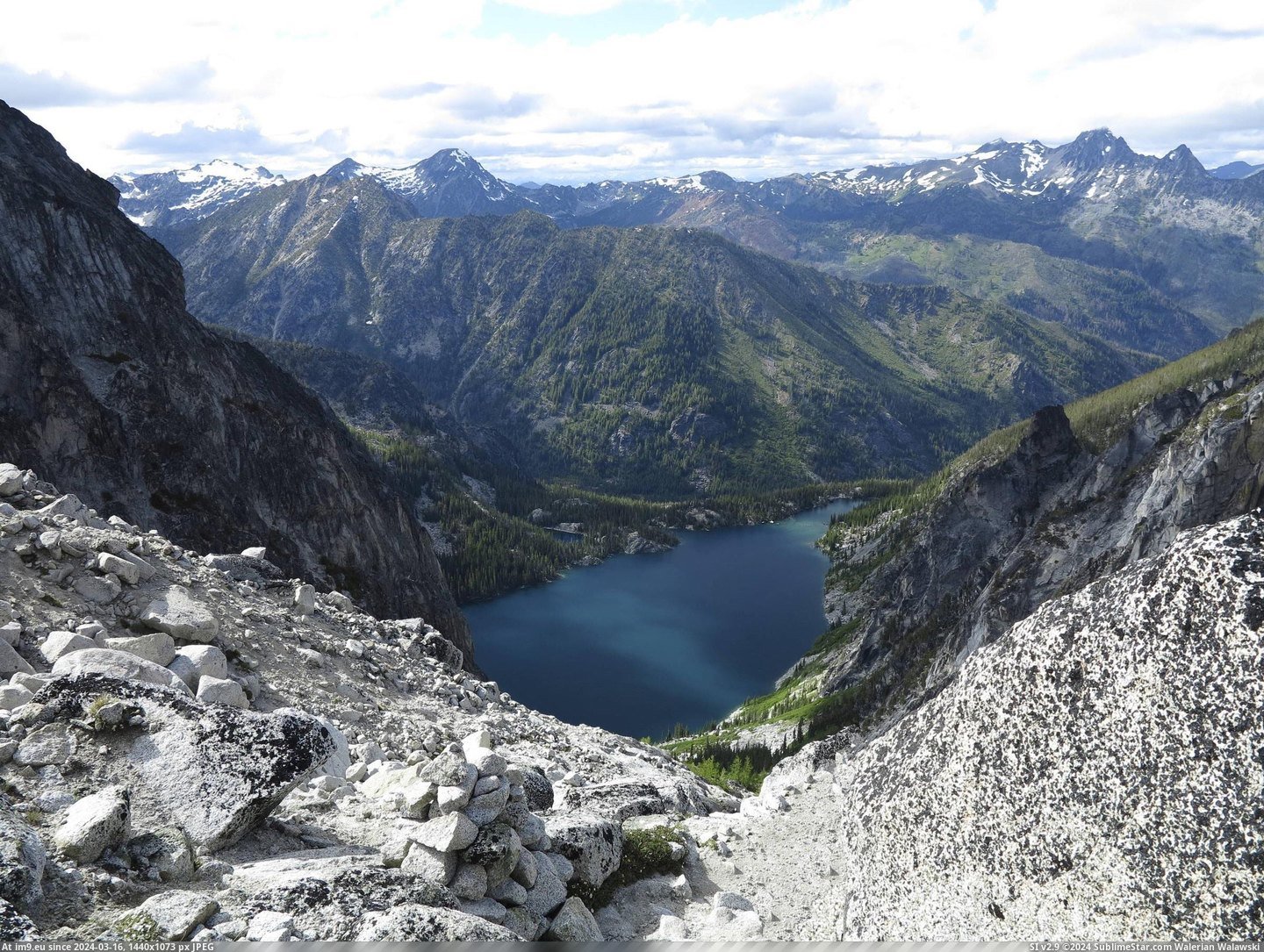 #Lake #Top #Colchuck #Aasgard #Pass #2400x1800 [Earthporn] Colchuck Lake seen from the top of Aasgard Pass [2400x1800] [OC] Pic. (Image of album My r/EARTHPORN favs))