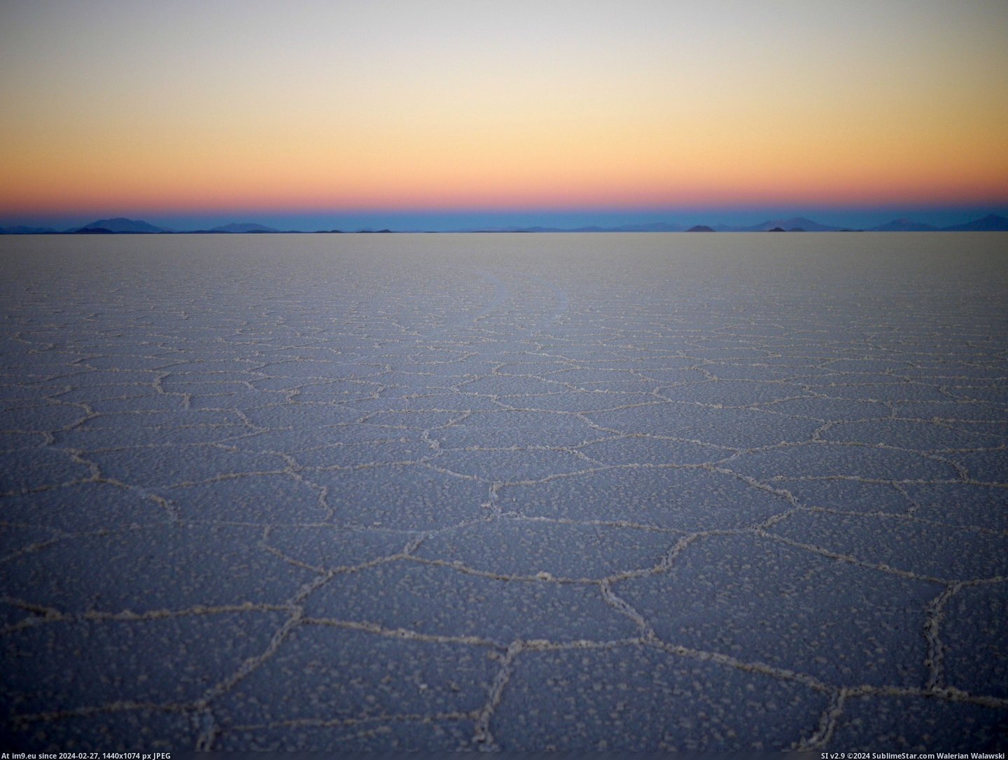 #Dawn #Salt #Flats #Uyuni #Bolivia #3000x2250 [Earthporn] Dawn on the Salt Flats (near Uyuni, Bolivia)  [3000x2250] Pic. (Image of album My r/EARTHPORN favs))