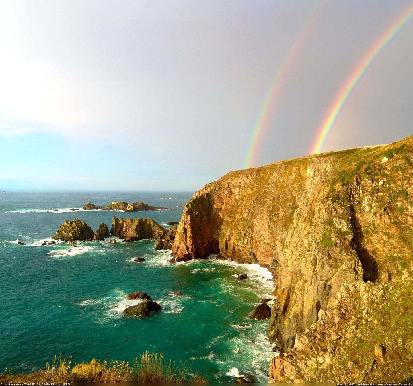 #Double #Islands #Cliffs #Alderney #Rainbow #Channel [Earthporn] Double Rainbow over the cliffs of Alderney, Channel Islands [OC] [2450x2283] Pic. (Obraz z album My r/EARTHPORN favs))
