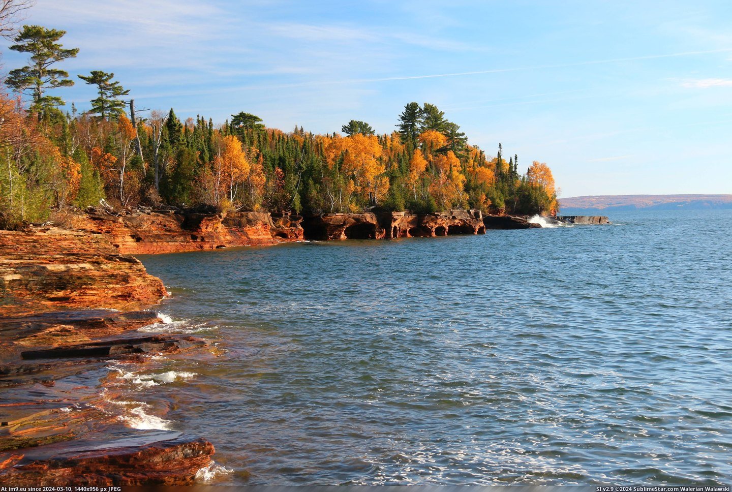 #National #Island #Fall #Wisconsin #4000x2667 #Apostle #Lakeshore #Islands #Devil #Colors [Earthporn] Fall colors on Devil's Island. Apostle Islands National Lakeshore, Wisconsin. [OC] [4000X2667] Pic. (Изображение из альбом My r/EARTHPORN favs))