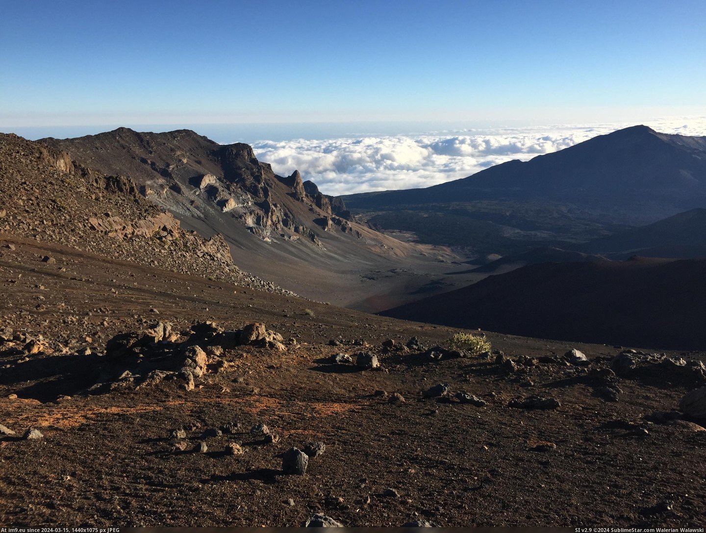 #3264x2448 #Feels #Crater #Maui #Haleakala #Hawaii #Mars [Earthporn] Feels like you are on Mars. Haleakala Crater, Maui, Hawaii.  [3264x2448] Pic. (Obraz z album My r/EARTHPORN favs))