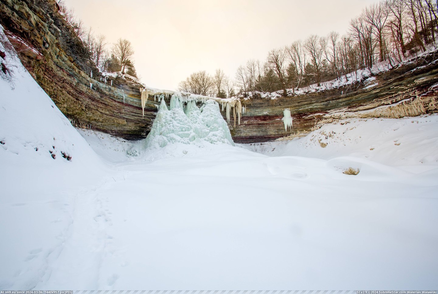 #Falls #Ontario #Southern #Frozen #Balls [Earthporn] Frozen Balls Falls, Southern Ontario  [5459x3639] Pic. (Bild von album My r/EARTHPORN favs))