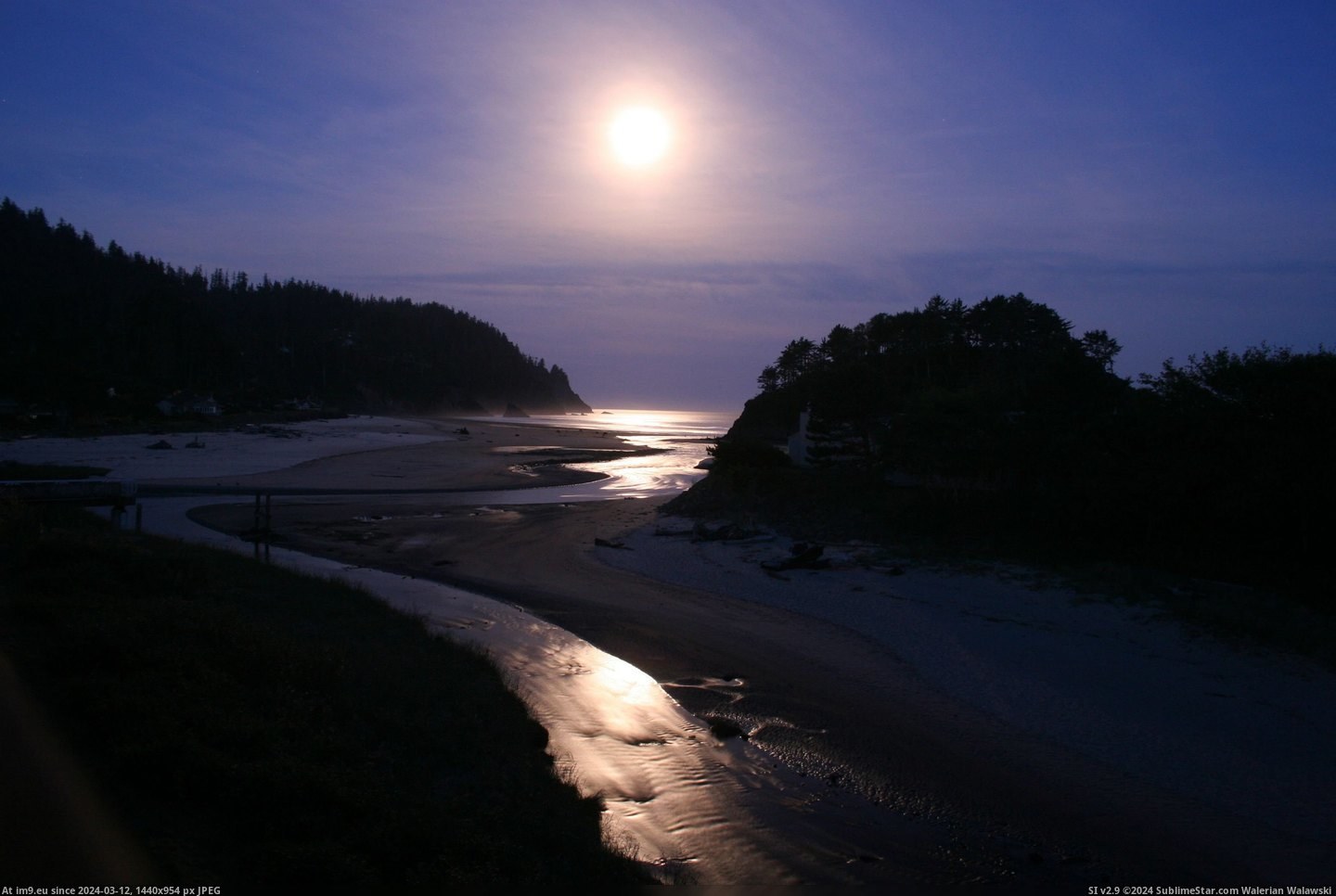 #Full #Water #Moon #Meets #3456x2304 #Neskowin #Oregon #Fresh #Pacific [Earthporn] Full moon at 4 am where fresh water meets the Pacific in Neskowin, Oregon. [3456x2304] [OC] Pic. (Bild von album My r/EARTHPORN favs))
