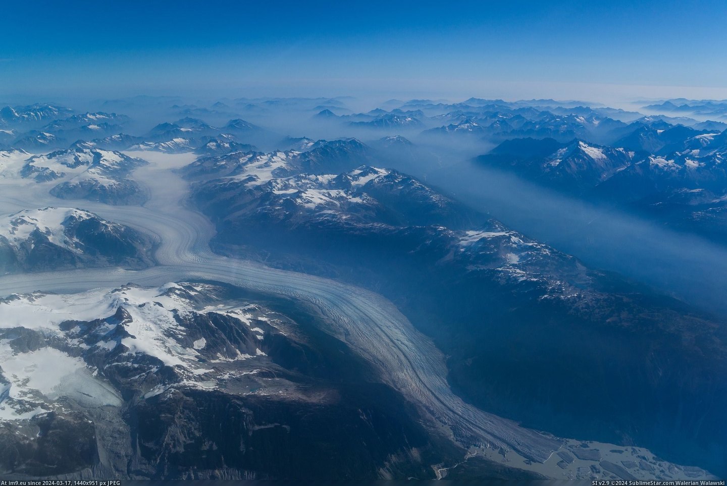#Window #Glacier #Plane #2048x1365 #Prince #Flight #Vancouver [Earthporn] Glacier Through a Plane Window. Flight from Vancouver BC to Prince Rupert BC. [2048x1365] Pic. (Bild von album My r/EARTHPORN favs))