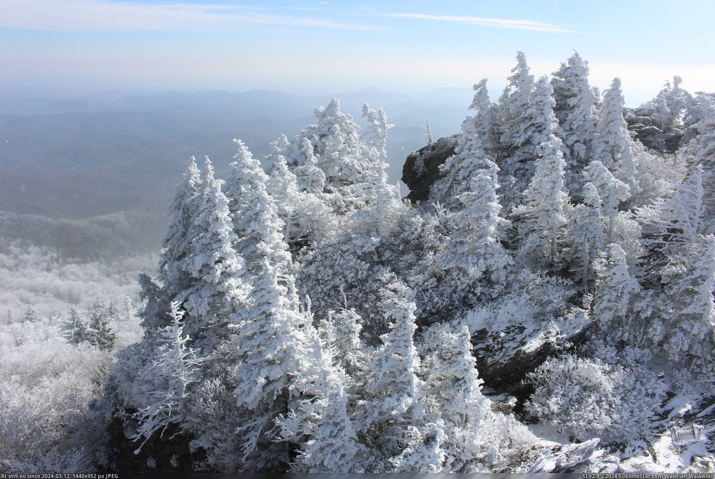 #Snow #Mountain #Grandfather #Kellen #Covered #Short [Earthporn] Grandfather Mountain Covered in Snow Today (11-14-2014) by Kellen Short - [2048 x 1366] Pic. (Obraz z album My r/EARTHPORN favs))
