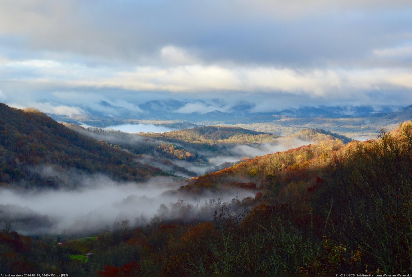 #Photo #Great #North #Carolina #November #Smoky #Mountains #Usa #Rain [Earthporn] Great Smoky Mountains, North Carolina USA. This photo was taken from my home in November of 2015. A rain had just pa Pic. (Image of album My r/EARTHPORN favs))