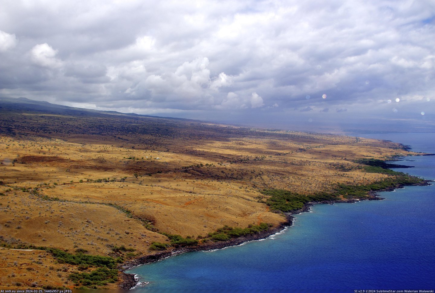#One #Big #World #Hawaii #Climates #Island #Vol #Desert [Earthporn] Hawaii's Big Island has one of the most diverse climates in the world. 1-3 dense rainforest, 1-3 desert, and 1-3 vol Pic. (Bild von album My r/EARTHPORN favs))