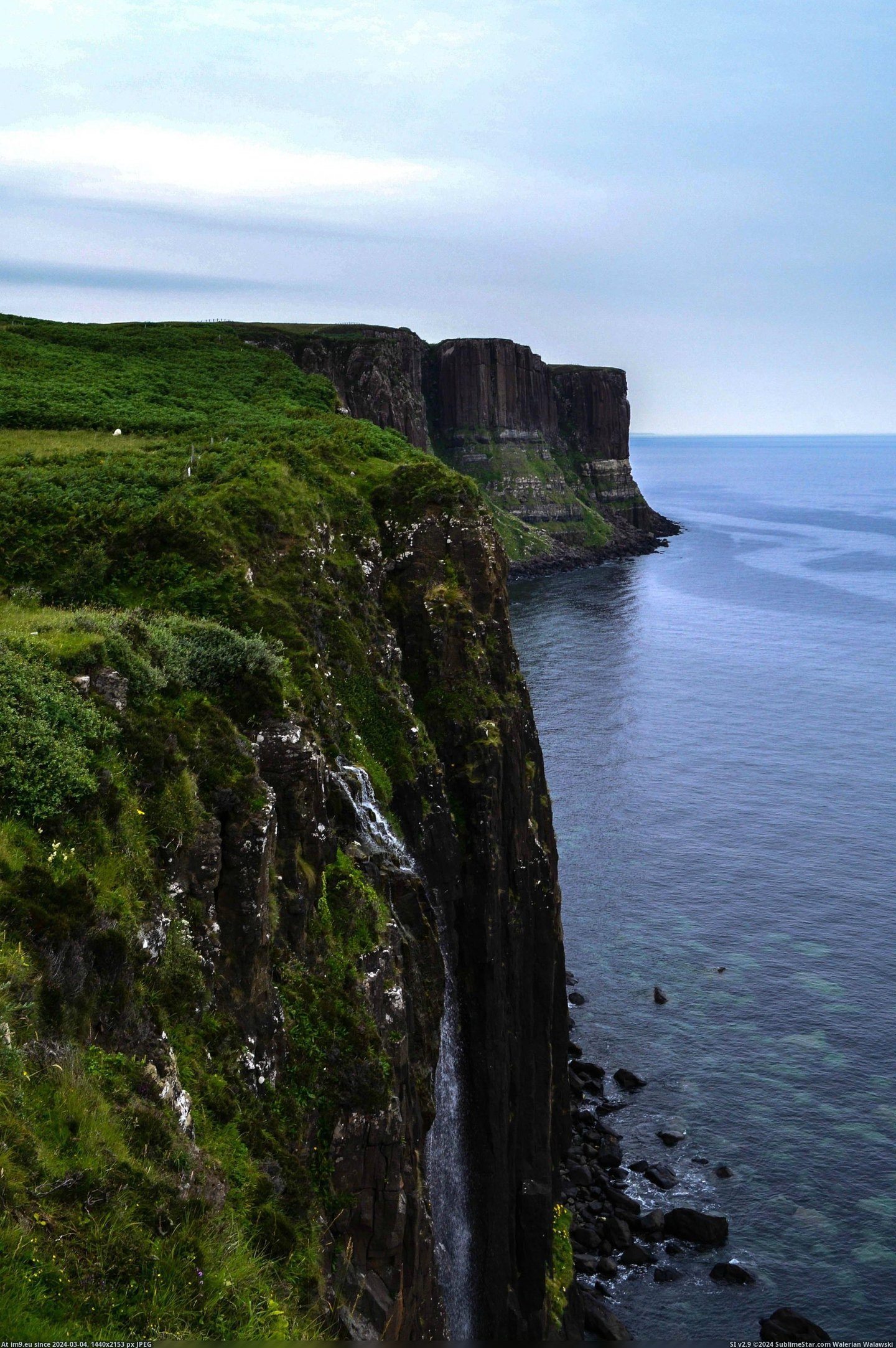 #Rock #Skye #Kilt #Isle #3072x4608 [Earthporn] Kilt Rock, Isle Of Skye. [3072x4608] Pic. (Obraz z album My r/EARTHPORN favs))