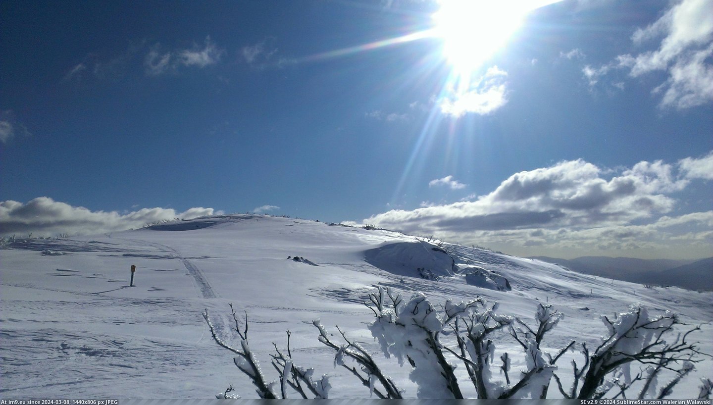 #One #Year #Shot #Phone #Trip #Creek #Ski #Top #Falls #Australia [Earthporn] Last year I went on a ski trip to Falls Creek, Australia. This is a shot taken on my phone from the top of one of th Pic. (Bild von album My r/EARTHPORN favs))