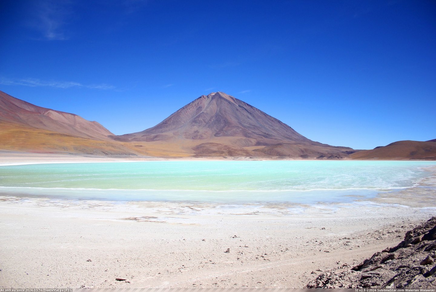 #Volcano #Verde #Laguna #5916m #Licancabur #3110x2073 #Bolivia [Earthporn] Licancabur volcano (5916m) & Laguna Verde, Bolivia [3110x2073] [OC] Pic. (Image of album My r/EARTHPORN favs))