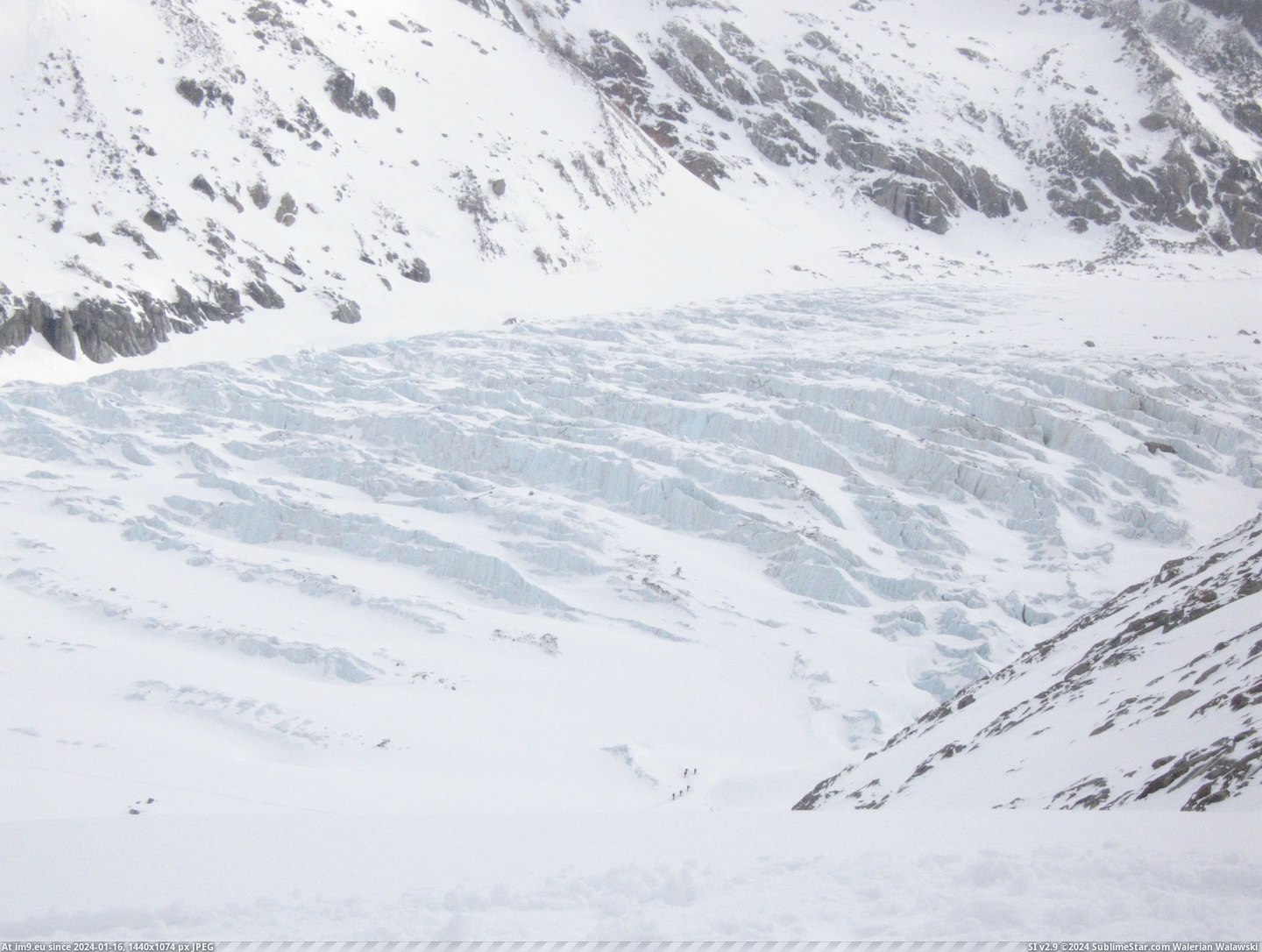 #For #Scale #Glacier #Hikers #Chamonix #Mer #Glace #France #3072x2304 #Zoom [Earthporn] Mer de Glace - Glacier in Chamonix, France. Zoom in on the hikers for scale. [3072x2304] Pic. (Obraz z album My r/EARTHPORN favs))