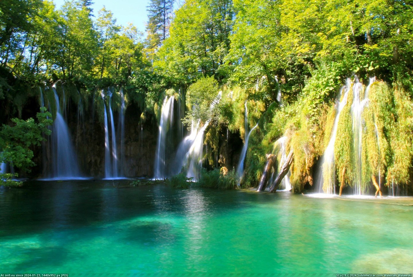 #Park #Beautiful #Croatia #Waterfalls #World #National [Earthporn] More of Croatia has some of the most beautiful waterfalls in the world (Plitvicka National Park) [OC] [2256 × 1504] Pic. (Bild von album My r/EARTHPORN favs))