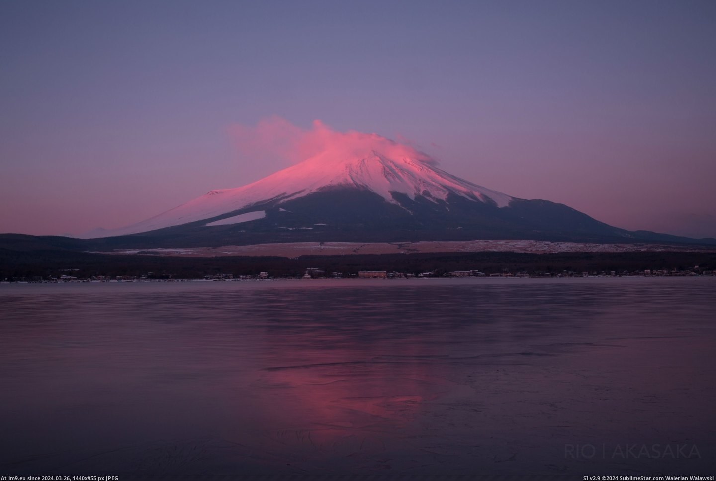 #Morning #Fuji #Fiery #Red [Earthporn] Mt. Fuji, Yamanaka-ko in the morning, fiery red [3345x2230] Pic. (Image of album My r/EARTHPORN favs))