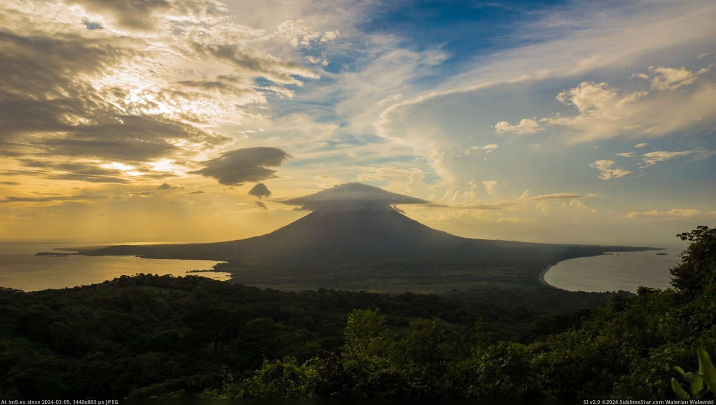 #Europe #Attention #Volcano #Concepcion #Nicaragua #Northern #Mad [Earthporn] Northern Europe is getting too much attention. Reddit, have some Nicaragua. Volcano Concepcion seen from Volcano Mad Pic. (Изображение из альбом My r/EARTHPORN favs))