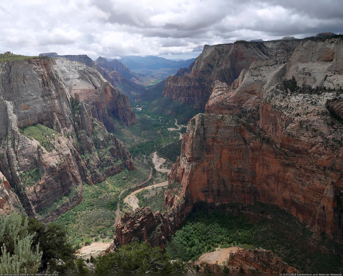 #Park #National #Observation #Point #Zion [Earthporn] Observation Point - Zion National Park, UT [4148x3319] Pic. (Image of album My r/EARTHPORN favs))