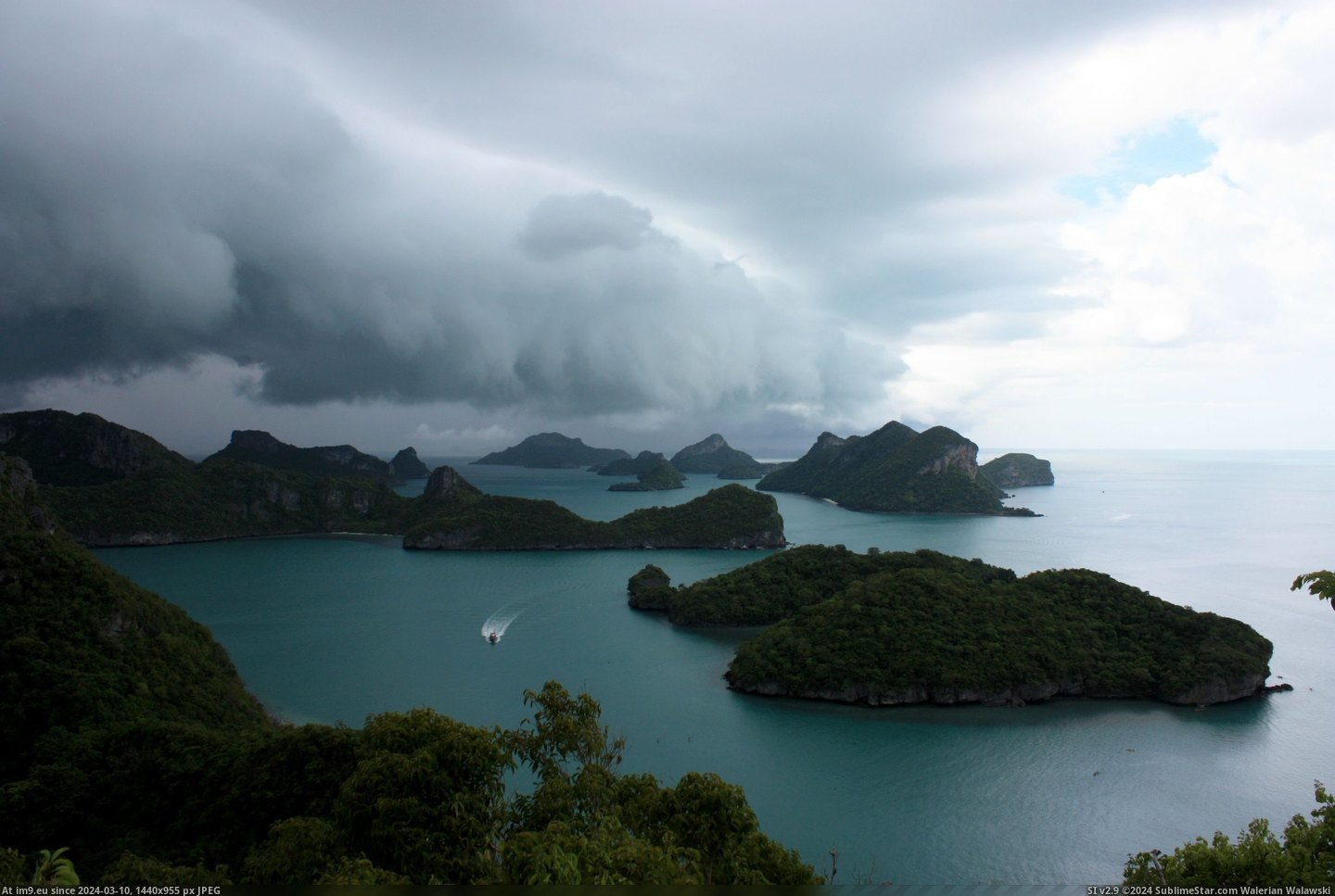 #Picture #National #Favourite #Rain #Incoming #Backpacked #Ang #Thong #Thailand #Marine #Waited [Earthporn] [OC] Backpacked in Thailand, waited for the incoming rain to take my favourite picture. Ang Thong Marine National Pa Pic. (Bild von album My r/EARTHPORN favs))