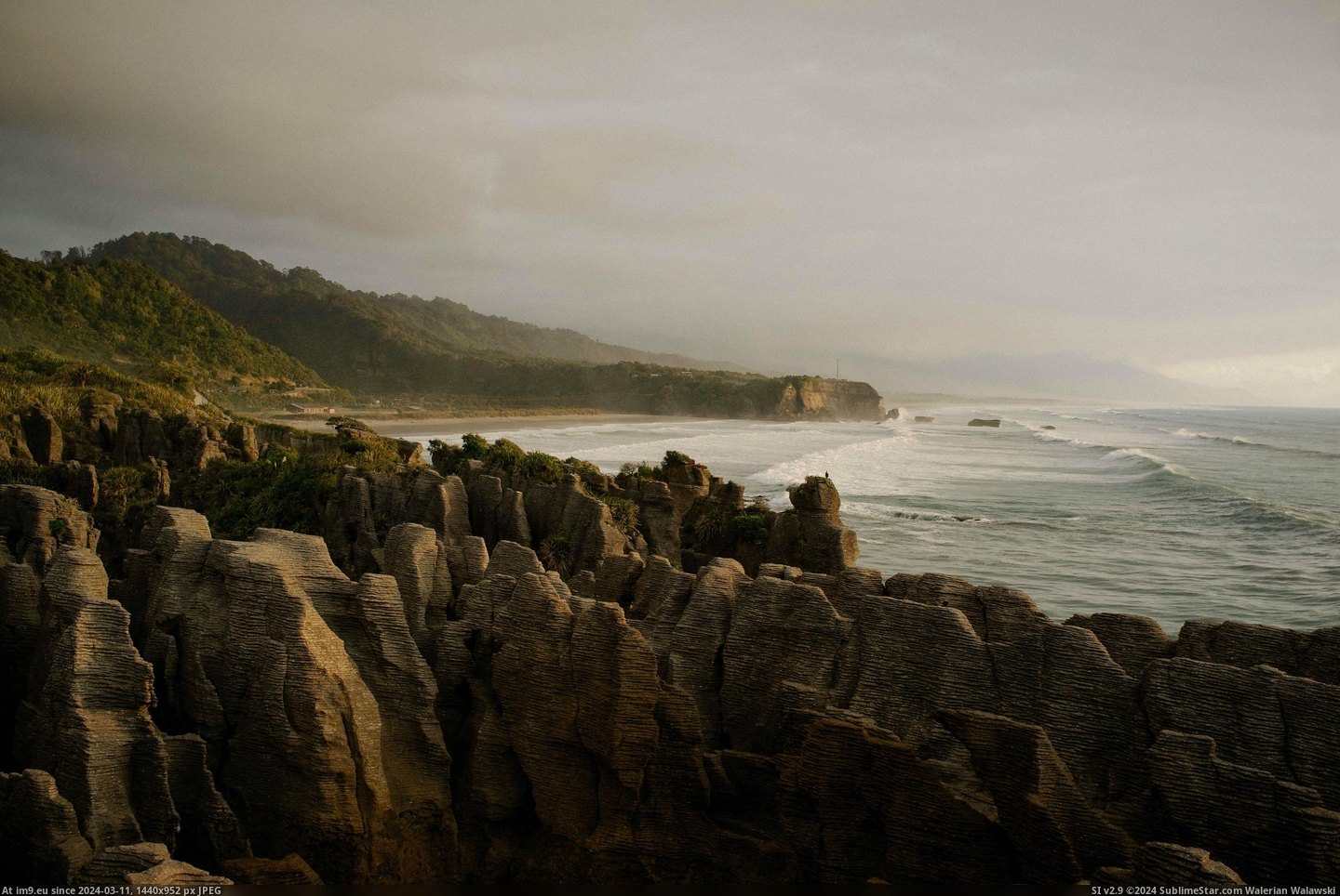#Zealand #Pancake #4288x2848 #Rocks [Earthporn] Pancake Rocks, New Zealand.  [4288x2848] Pic. (Obraz z album My r/EARTHPORN favs))
