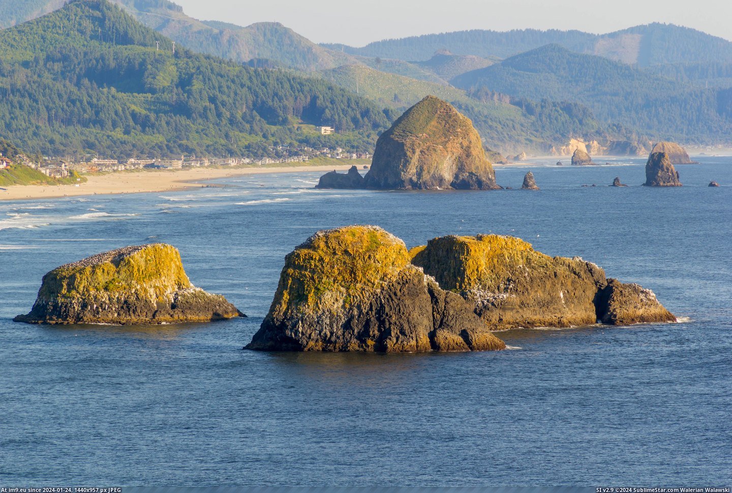 #Park #Beach #Cannon #Pre #Ecola #Sunset #State [Earthporn] Pre-sunset view of Cannon Beach from Ecola State Park, OR  [5155x3437] Pic. (Изображение из альбом My r/EARTHPORN favs))