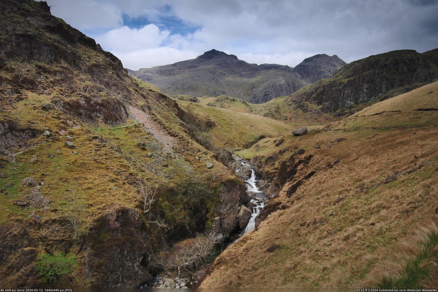 #Lake #District #Revelation #Upper #Gorge [Earthporn] Revelation from the Gorge, Upper Eskdale, Lake District  (3790x2509 Pic. (Obraz z album My r/EARTHPORN favs))