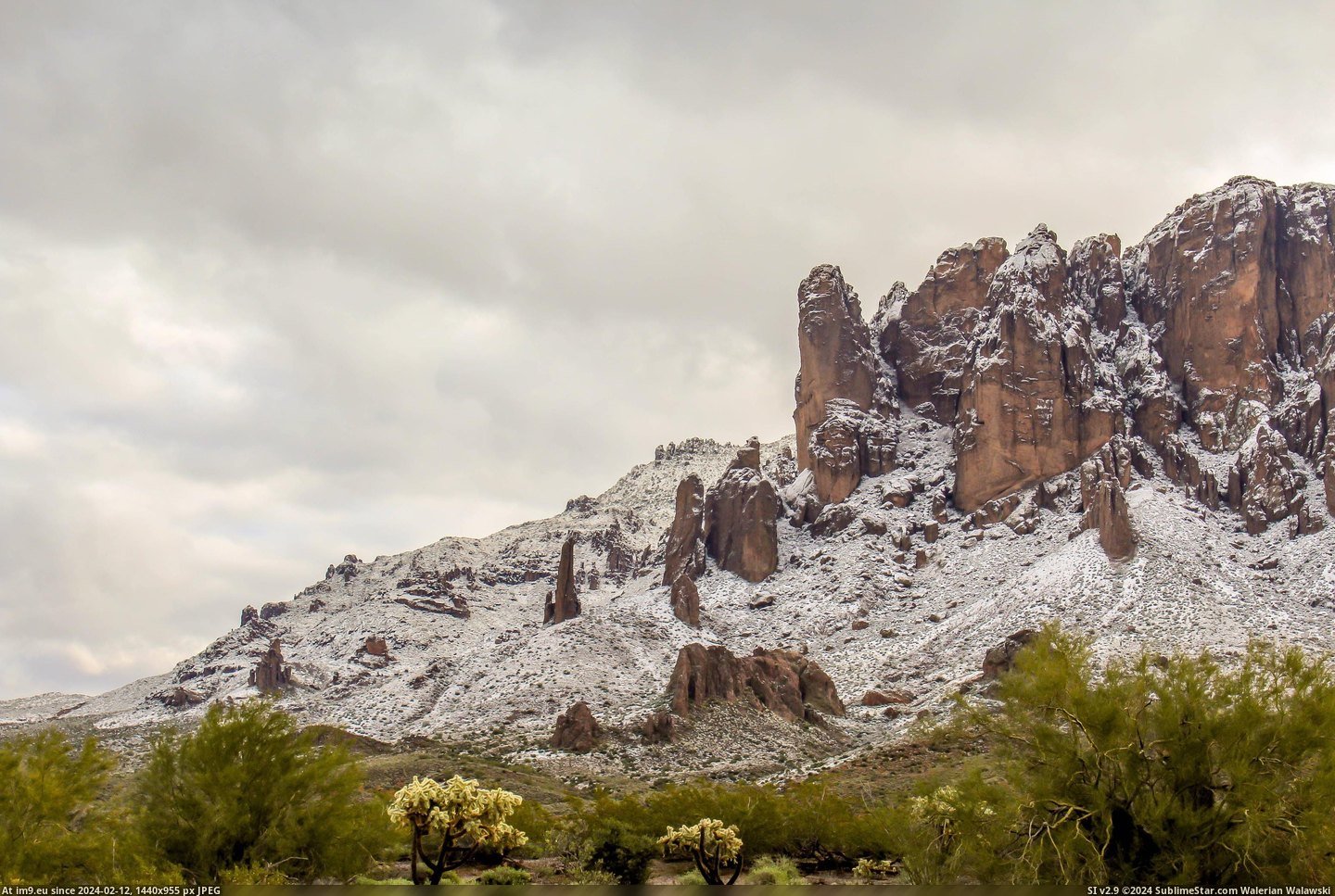 [Earthporn] Snow Covered Foothills of Superstition Mountain, Arizona [3456x5184] (in My r/EARTHPORN favs)
