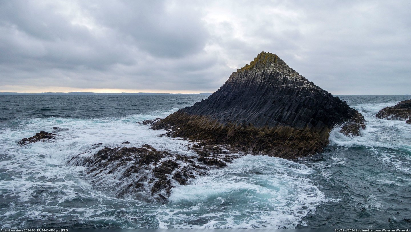 #2560x1440 #Isle #Scotland [Earthporn] The Isle of Staffa, Scotland [2560x1440] Pic. (Bild von album My r/EARTHPORN favs))