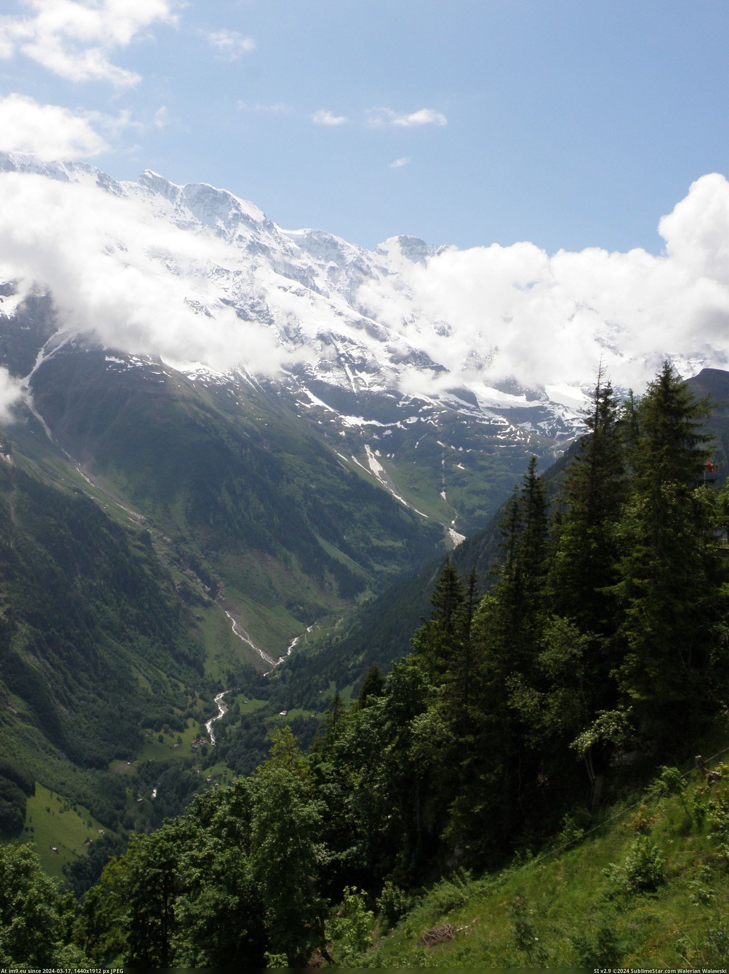 #Valley #Switzerland #Oberland #Lauterbrunnen #Bernese [Earthporn] The Lauterbrunnen Valley, Bernese Oberland, Switzerland, June 2013 [2052x2736] [OC] Pic. (Obraz z album My r/EARTHPORN favs))