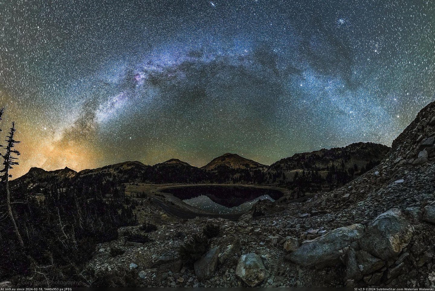 #Park #National #Lake #California #Volcanic #Lassen #Helen #Way #Northern #Arches #Milky [Earthporn] The Milky Way arches over Mt. Lassen and Lake Helen in Lassen Volcanic National Park in Northern California. [2500x1 Pic. (Изображение из альбом My r/EARTHPORN favs))