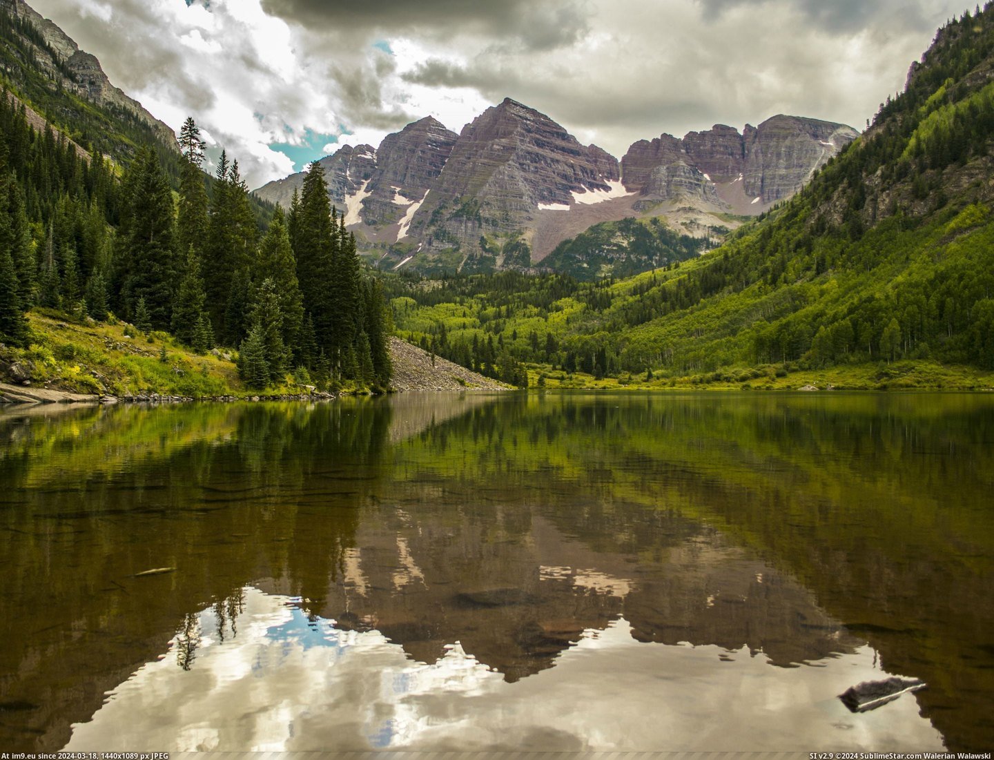 #Picturesque #Aspen #Maroon #Bells [Earthporn] The symmetric and picturesque Maroon Bells, Aspen, CO [3016x2292] Pic. (Image of album My r/EARTHPORN favs))