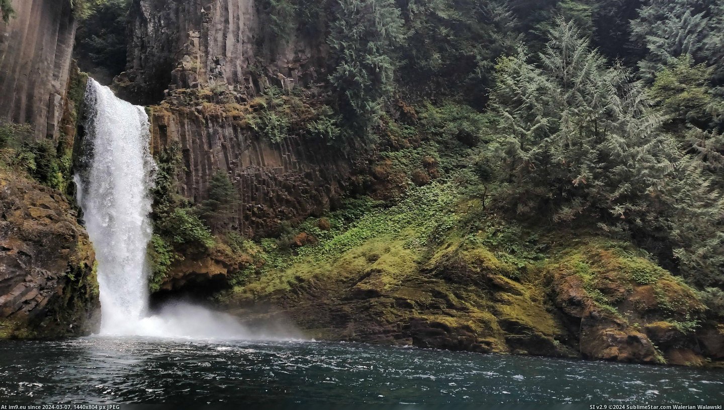 #Falls  #Oregon [Earthporn] Toketee Falls, Oregon  [3,149x1,771] Pic. (Image of album My r/EARTHPORN favs))