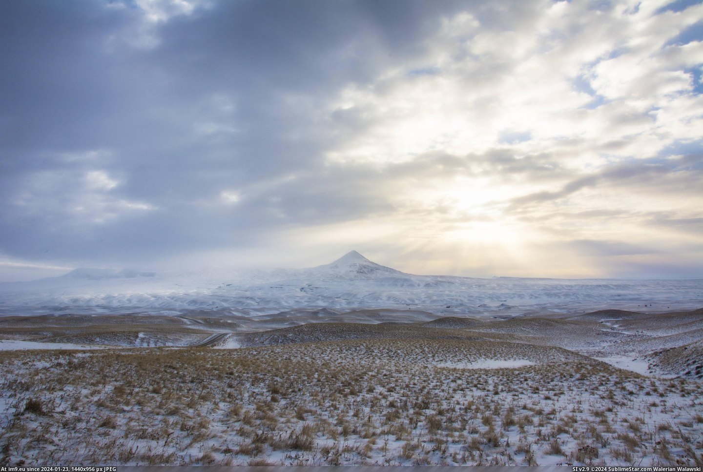 #Sweet #Winter #Grass #Hills #Montana [Earthporn] Winter in Sweet Grass Hills, Montana [OC] [4200 x 2800] Pic. (Bild von album My r/EARTHPORN favs))