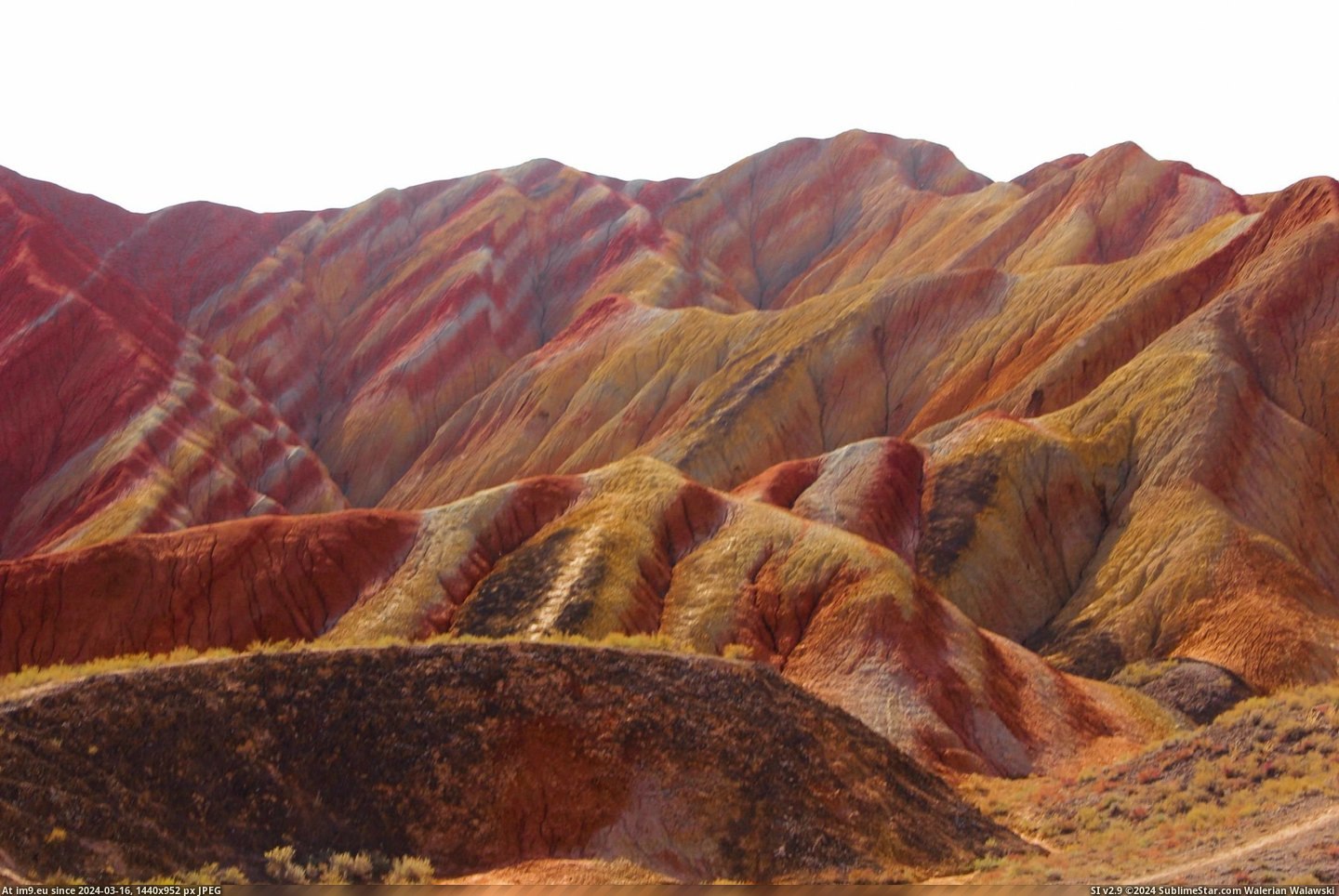 #China #Zhangye #Hills [Earthporn] Zhangye Hills in China OC [2121x1414] Pic. (Image of album My r/EARTHPORN favs))