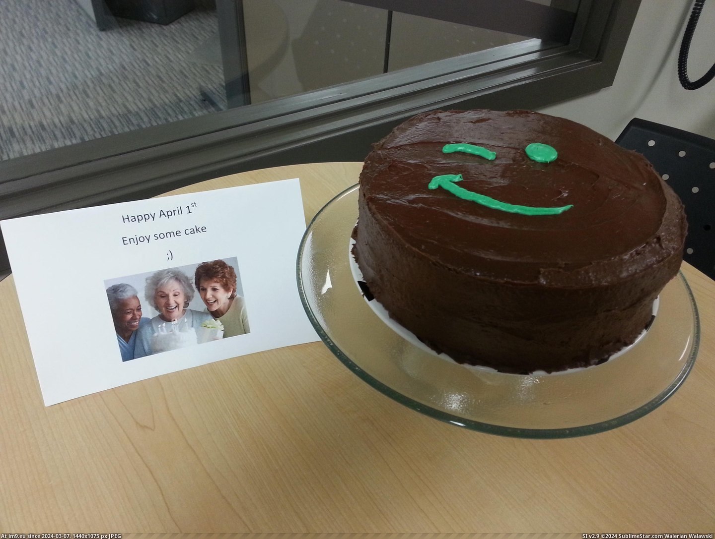 #Funny #Day #Bet #Cake #Sits [Funny] I bet this cake sits there all day Pic. (Image of album My r/FUNNY favs))