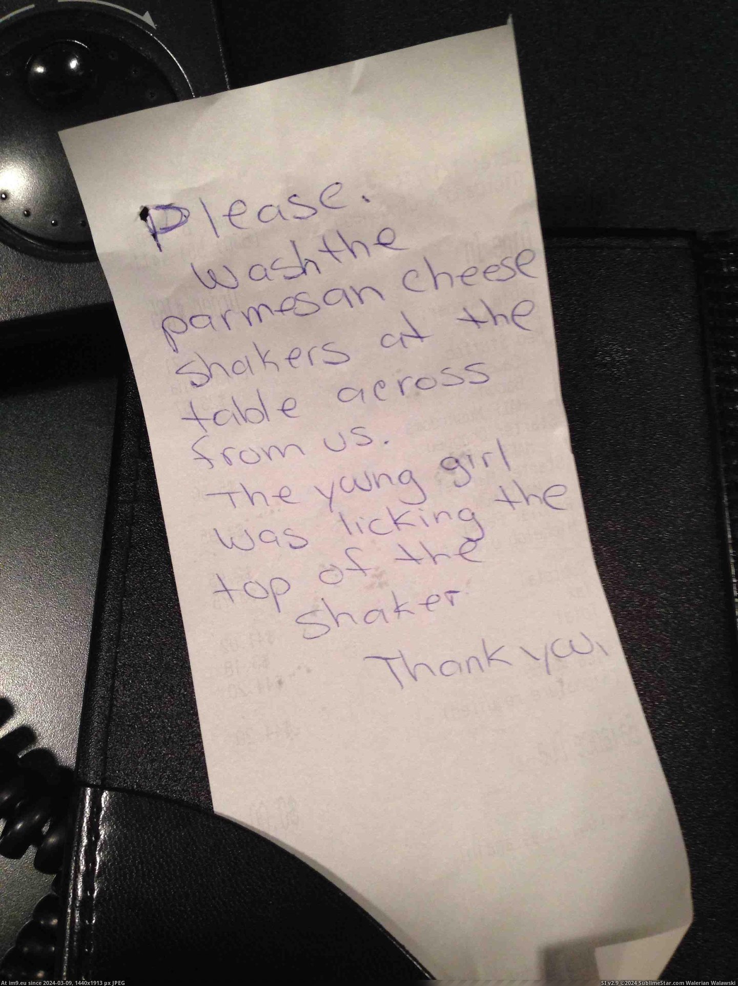 #Funny #Work #Note #Check #Restaurant [Funny] I work at a restaurant. This note came with a check Pic. (Bild von album My r/FUNNY favs))