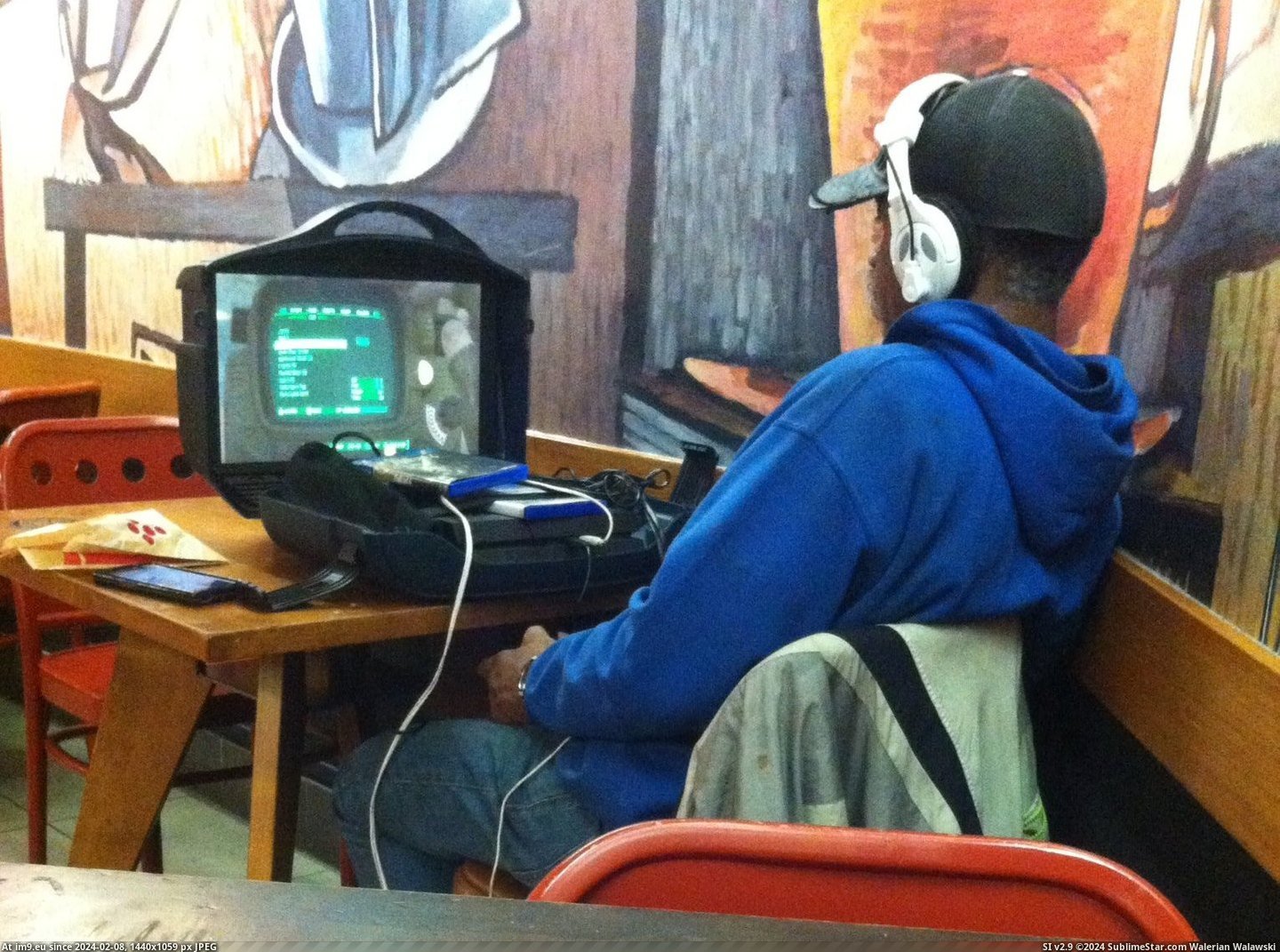 [Gaming] Dude's got a portable PS4 station in Starbucks. Am I just out of the loop? Never seen this. (in My r/GAMING favs)