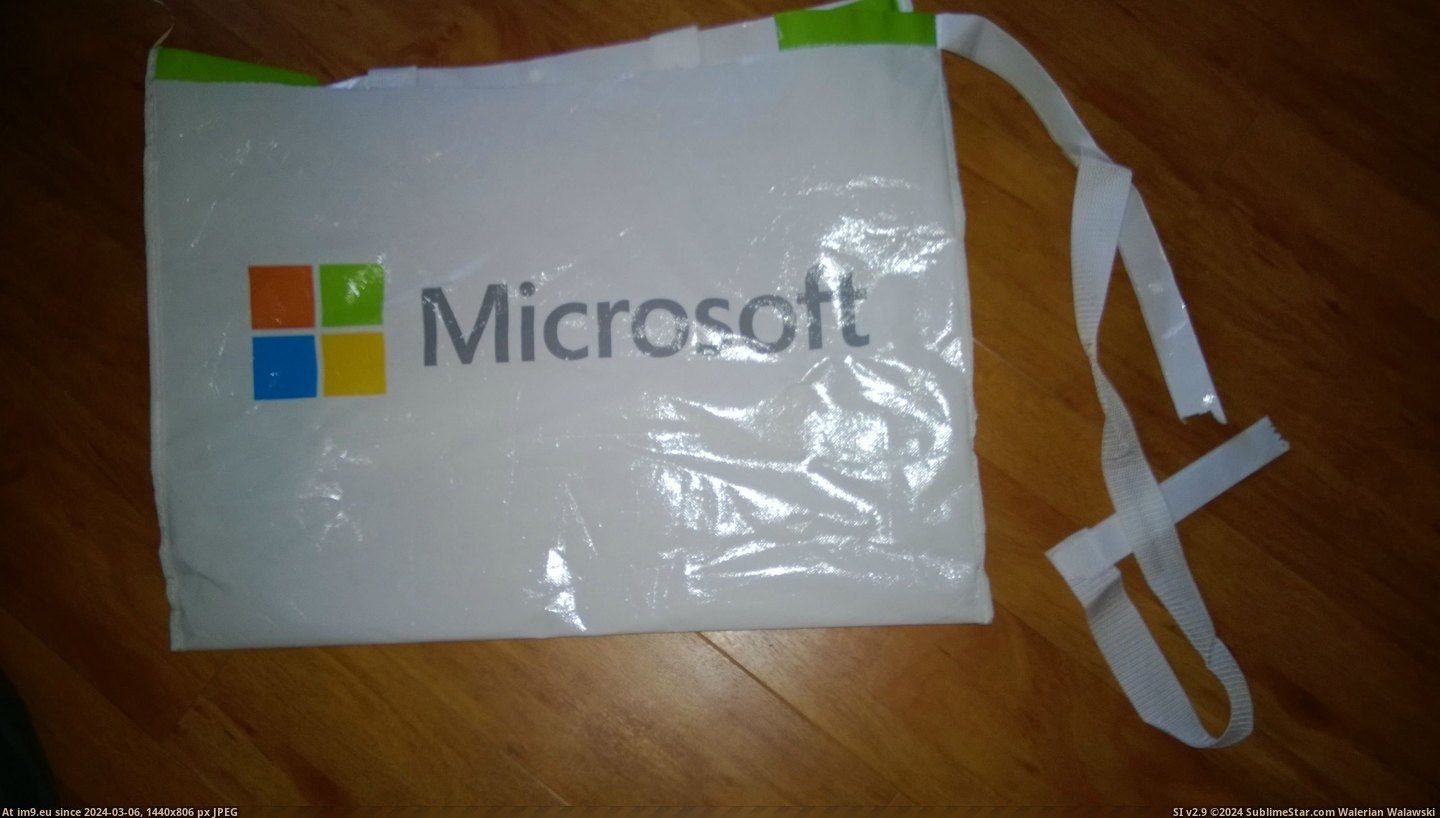 #Gaming #You #Packaging #Failed #Microsoft #Had #Job [Gaming] Microsoft packaging, you had 1 job! Which you failed twice! 2 Pic. (Bild von album My r/GAMING favs))