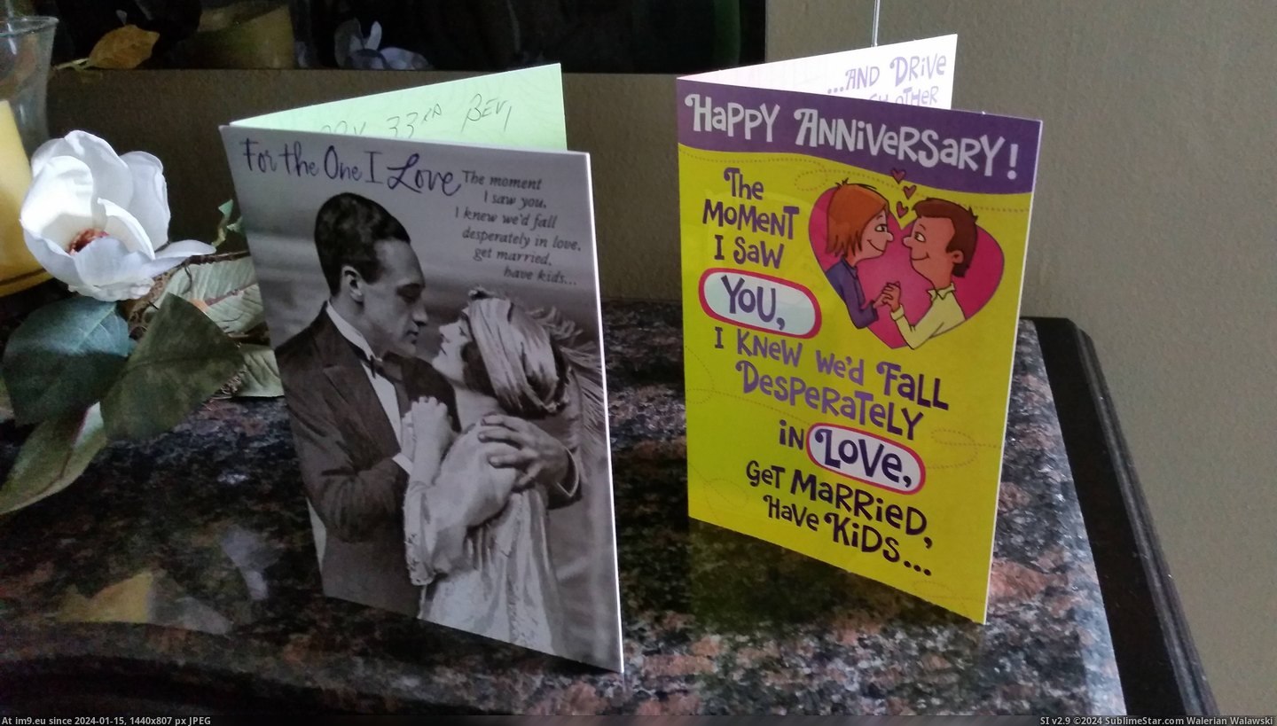 #Parents #Cards #Eachother #Anniversary #Text [Mildlyinteresting] For my parents anniversary they got eachother different cards with the same text Pic. (Image of album My r/MILDLYINTERESTING favs))