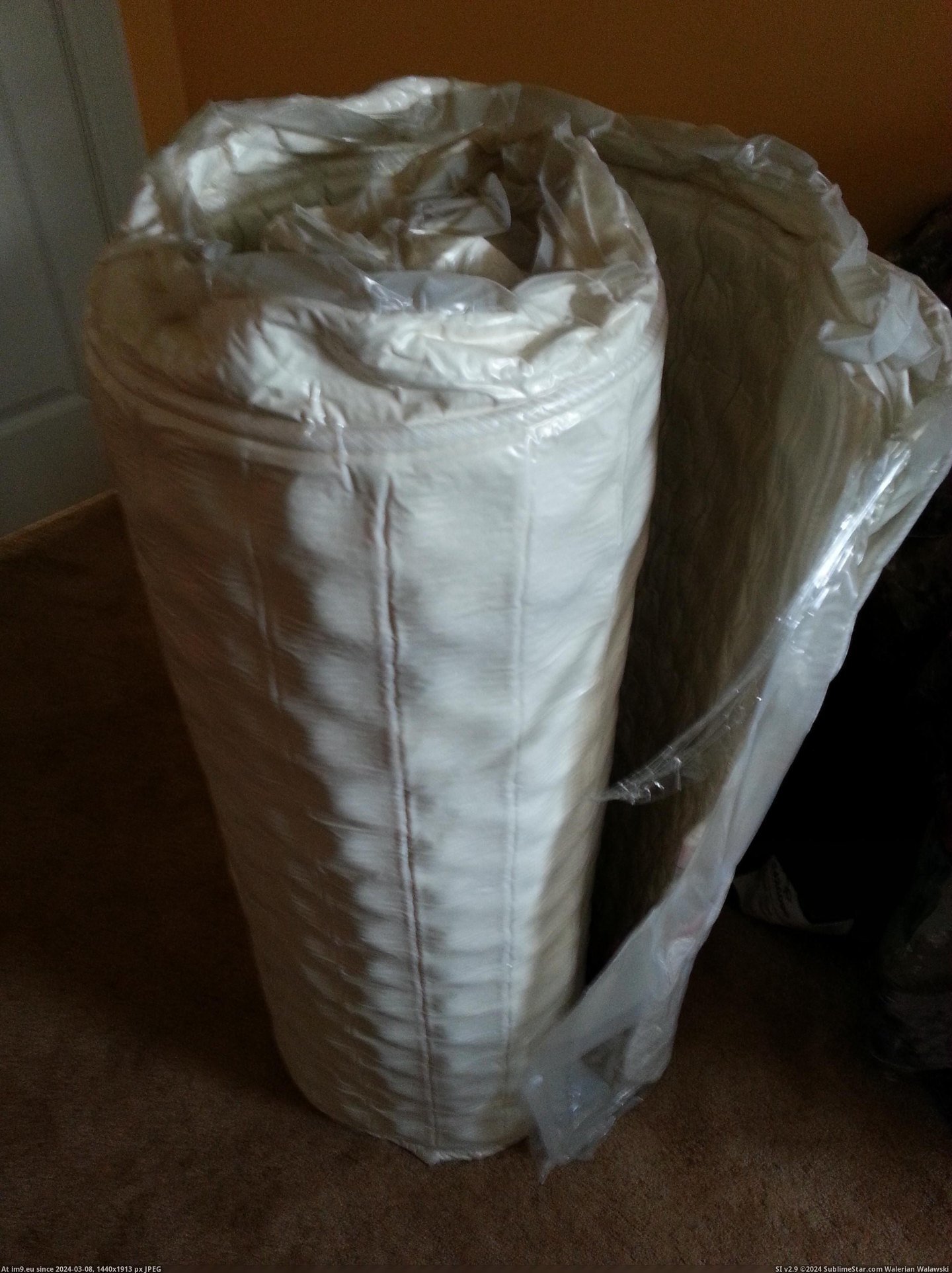 #Broke #Bag #Vacuum #Duffle #Unrolled #Seal #Mattress [Mildlyinteresting] Got a mattress in a duffle bag today, unrolled it and broke the vacuum seal 2 Pic. (Obraz z album My r/MILDLYINTERESTING favs))