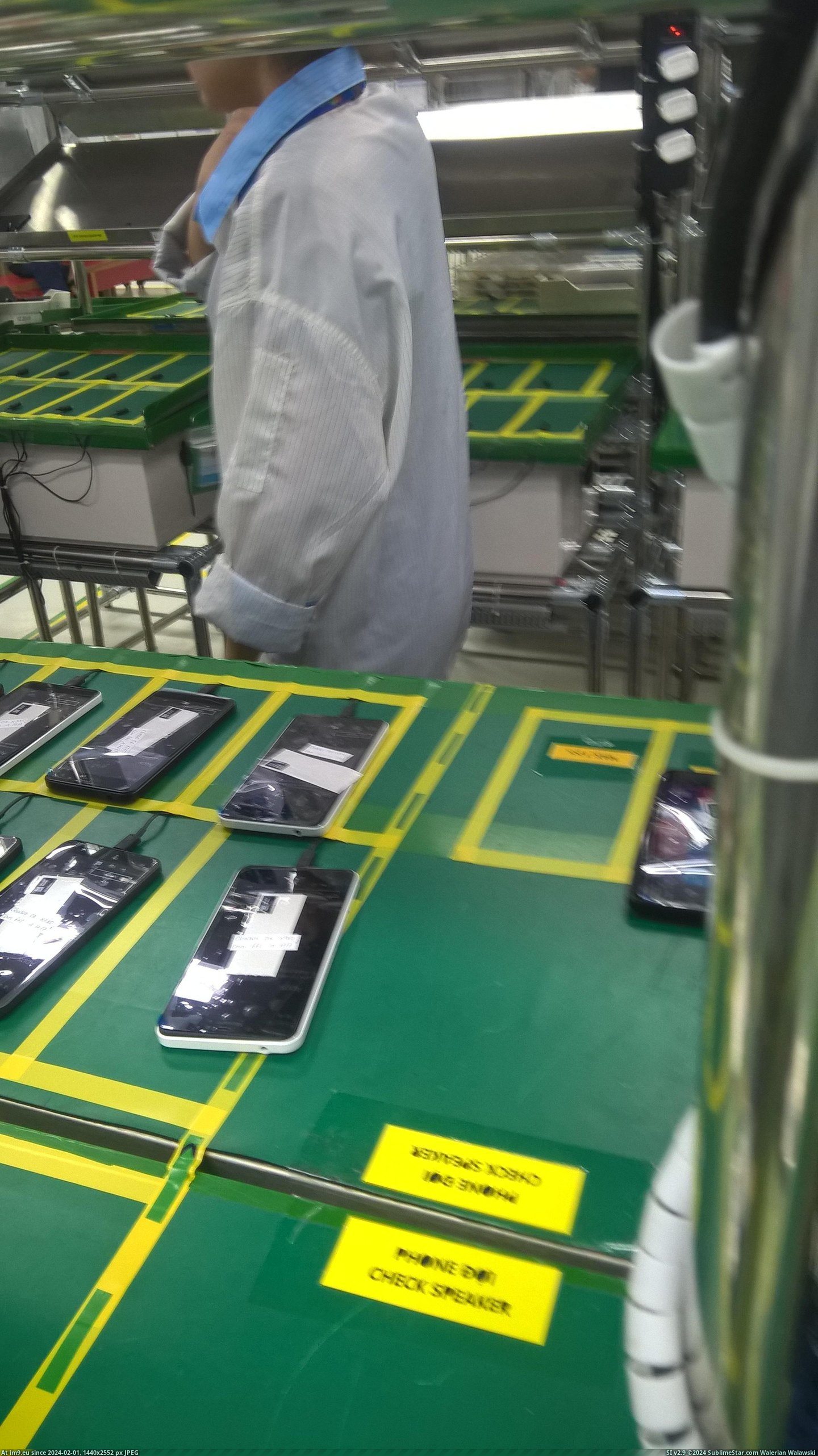 #Photo #Phone #Factory #Dad [Mildlyinteresting] My dad's new phone has a photo in it from the factory Pic. (Изображение из альбом My r/MILDLYINTERESTING favs))