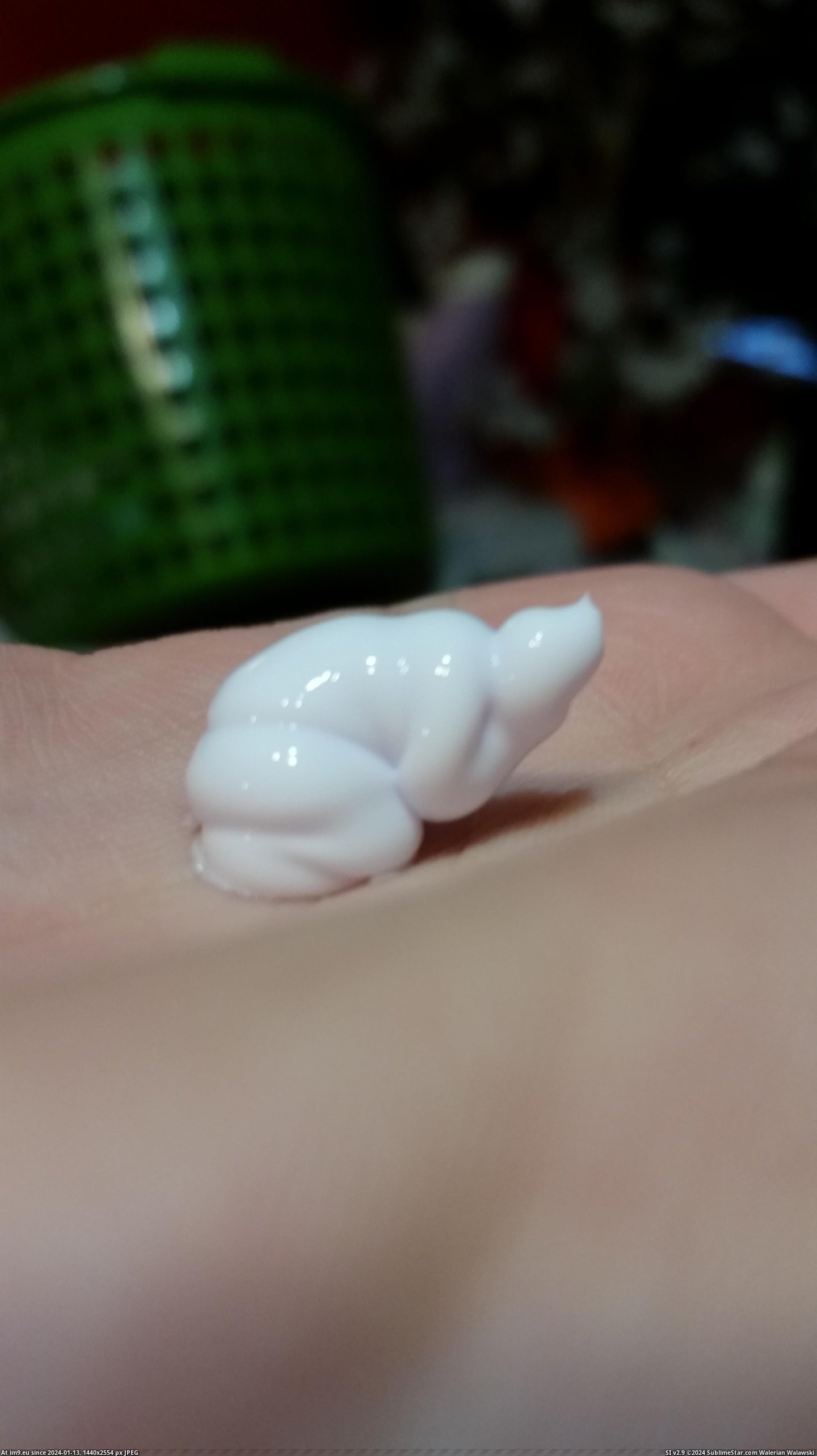 #Crying  #Lotion [Mildlyinteresting] My lotion came out looking like someone crying Pic. (Изображение из альбом My r/MILDLYINTERESTING favs))