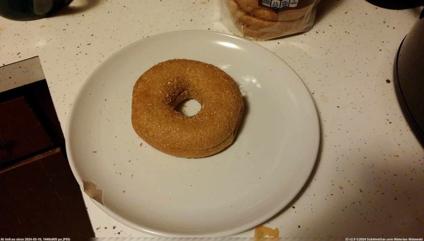 #Wheat #Blueberry #Bagel [Mildlyinteresting] My whole wheat bagel came with a blueberry 5 Pic. (Image of album My r/MILDLYINTERESTING favs))