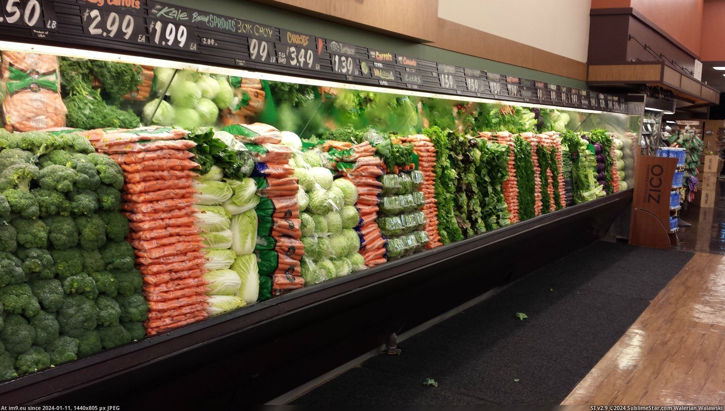 #Stacked #Neatly #Vegetables [Mildlyinteresting] Neatly stacked vegetables Pic. (Bild von album My r/MILDLYINTERESTING favs))