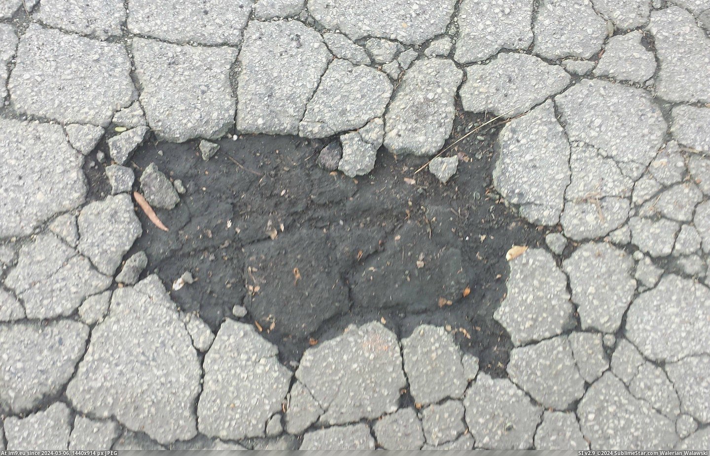 #Work #Lot #Parking #Continental #Pothole #States #United [Mildlyinteresting] Pothole in the parking lot at my work looks like the continental United States. Pic. (Image of album My r/MILDLYINTERESTING favs))
