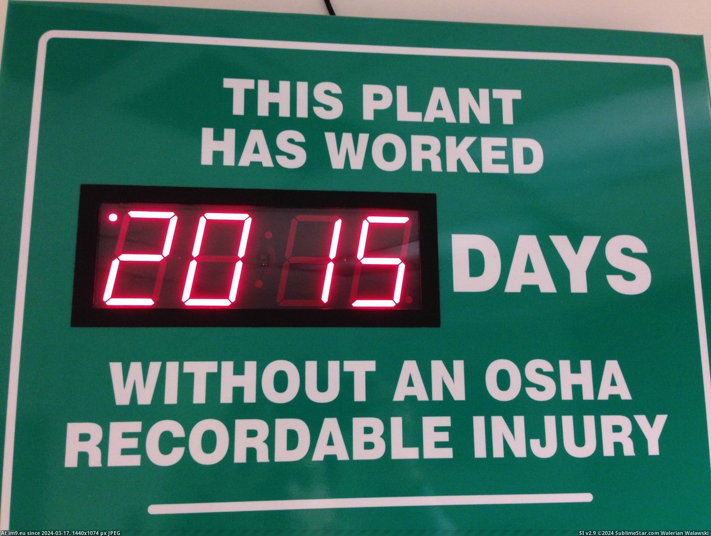 #Year #Work #Number #Injury #Equal #Consecutive #Reached #Current #Factory [Mildlyinteresting] The factory where I work reached a number of consecutive days without an injury equal to the current year Pic. (Image of album My r/MILDLYINTERESTING favs))
